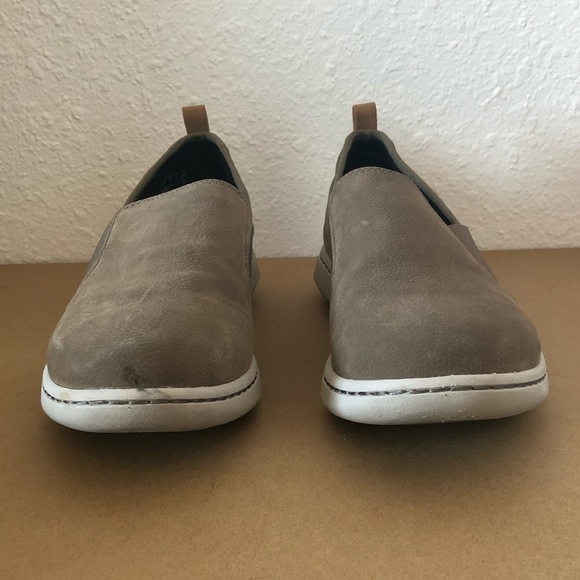 CLARKS Sneakers Women's Size 9.5 Brown Cushion Soft Slip On - Picture 4 of 9